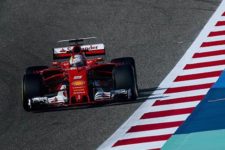 【P2レポート】フェラーリ、ベッテルにもトラブル発生　マクラーレン・ホンダは14番手／F1バーレーンGP