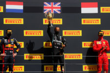 【ハイライト動画】ラスト1周、ハミルトンがパンクしたままハラハラ勝利！フェルスタッペンは2位とファステスト／F1イギリスGP