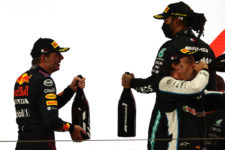 【ホンダF1】フェルスタッペンが2位とファステストの1ポイント獲得、レッドブルはメルセデスと5ポイント差／F1カタールGP