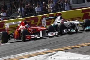 F1、追い抜きの際のブロック規制を明文化