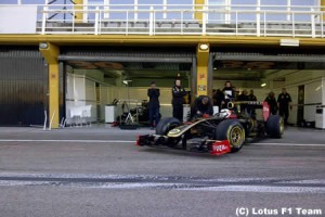 【画像】キミ・ライコネン、2年ぶりにF1マシンでコースイン
