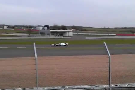 【動画】メルセデスAMG、2012年型車W03の初走行を実施