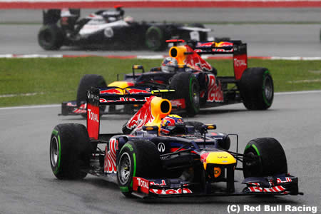 レッドブル、F1中国GPフリー走行で2種類のクルマを比較