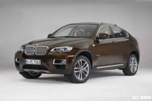 BMW、新型「X6」を発売