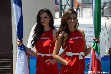 F1ヨーロッパGP、グリッドガールの衣装は情熱の赤　その3