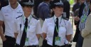 F1イギリスGPの美人女性警官
