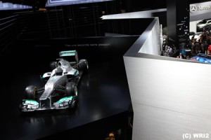 メルセデス・ベンツがF1マシンを展示＝パリ・サロン2012