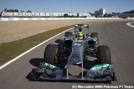 メルセデスAMG、F1撤退を否定