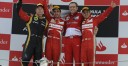 F1スペインGP表彰台。左からライコネン、アロンソ、ドメニカリ（チーム代表）、マッサ。