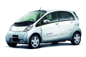 三菱、電気自動車「ミーブ」シリーズ3車種を一部改良。価格も見直し