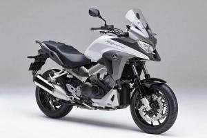 ホンダ、アドベンチャースタイルバイク「VFR800X」を新発売