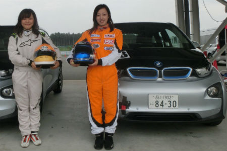 Women in Motorsportの若手女性レーサー、電気自動車BMWi3でレースデビュー