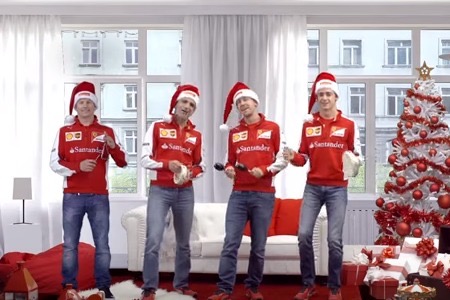 【動画】フェラーリドライバーからメリークリスマス ライコネンは笑顔で奇妙な動き