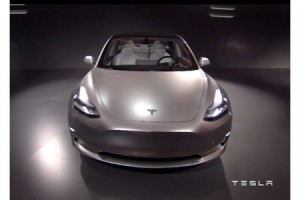 【動画】テスラ、『モデル3』発表 約390万円からの量産電気自動車