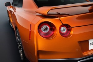 日産自動車、「NISSAN GT-R」 2017年モデルを先行披露