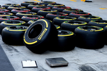 マクラーレンら5チームが2017年用タイヤテストに使うF1マシンを準備