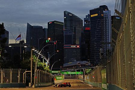【P1レポート】レッドブル1-2 マクラーレン・ホンダはトップ10に食い込めず／F1シンガポールGP