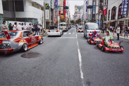 【画像】リカルドとフェルスタッペン、渋谷で『マリオカート』と偶然の出会い