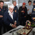 バーニー・エクレストン86歳の誕生日をF1チーム代表たちとドライバーが祝う