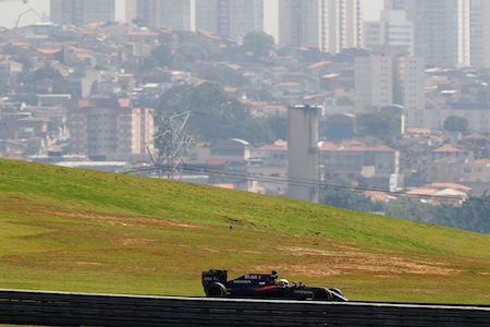 【P1速報】まずはハミルトンがトップ、マクラーレン・ホンダは中団／F1ブラジルGP
