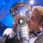 【動画】ニコ・ロズベルグ、FIA表彰式でトロフィーにキス　豪華な会場に豪華な面々