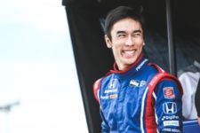 【IndyCar画像】佐藤琢磨の新レーシングスーツと26号車のカラーリング