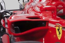 【新車画像】フェラーリ『SF70H』独特なサイドポンツーンの上に「穴」