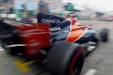 【P1レポート】マクラーレン・ホンダ不安なスタート　トップはメルセデス／F1オーストラリアGP