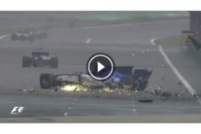 【動画】アントニオ・ジョビナッツィ、ホームストレートで派手にクラッシュ／F1中国GP