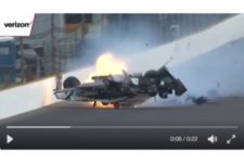 【動画：インディ500予選1】ブルデー、恐ろしい大クラッシュで火を噴きながら横転