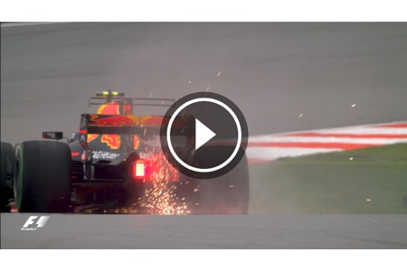 【動画】スコールで始まったF1マレーシアGPフリー走行1回目のハイライト映像