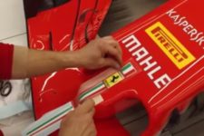 【動画】フェラーリ、2018年F1『SF71H』にステッカーを貼っていく行程を公開