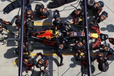 F1のピット作業ミス防止に動くFIA　近日中にチームと協議