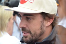 【F1日本GP】アロンソ「ペースは遅かったしペナルティは受けたけど、コース上を走り回って楽しんだよ」