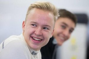 ロシアの若手ドライバーがメルセデスF1マシンでプライベートテストを計画