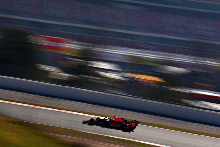 【F1テスト2：1日目ハイライト動画】レッドブル・ホンダ2番手！マクラーレンがトップ　メルセデスは新空力パーツ投入