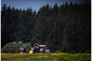 【FP1ハイライト動画】レッドブル、ホンダパワーで母国GPに臨む／F1オーストリアGPフリー走行1回目
