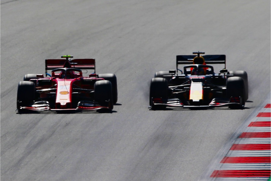 フェラーリのビノット代表、フェルスタッペンを称賛「F1はドライバーに自由に戦わせておくべき」