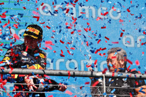 レッドブル・ホンダのフェルスタッペンが今季8勝目！「チーム一丸となってすべてを出し切った」／F1アメリカGP
