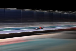 【FP2：F1サウジアラビアGP】フェラーリのクラッシュで赤旗終了。ハミルトンが2連続トップ！角田裕毅8番手