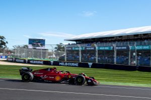 【F1オーストラリアGP】フェラーリのサインツ、2周目にリタイア