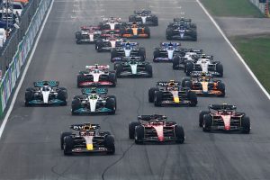 【F1オランダGP】フェルスタッペン母国GP優勝！角田不運のリタイア