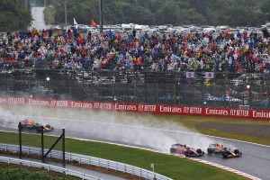 【F1日本GP】「レース再開は延期」スチュワード一転、天候に振り回される