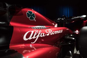 F1で得た利益はコストの「20倍」！アルファロメオが2024年以降もF1に残る可能性「自動車レースはDNA」