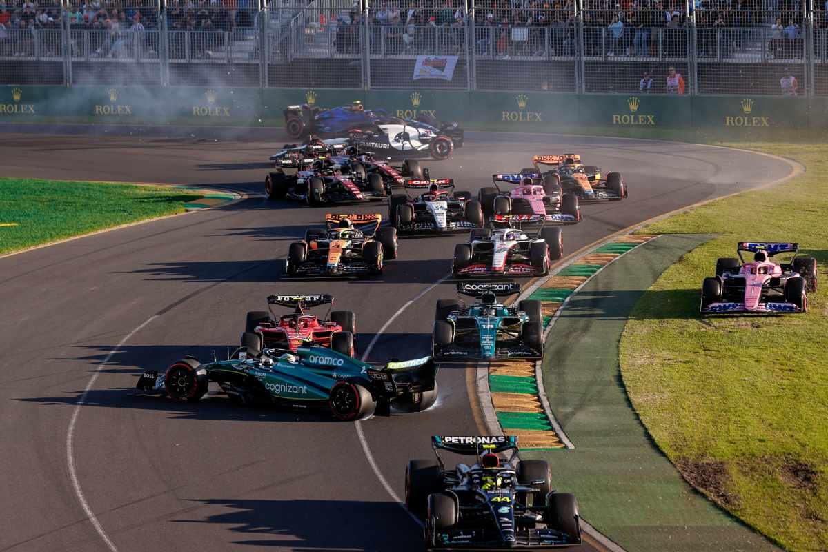 【F1オーストラリアGP】ラスト2周はバーチャル・セーフティカーを導入すべきだったとレッドブル首脳