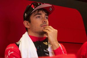 ルクレールがメルセデス移籍の噂を否定「自分がいつかF1チャンピオンになるときは赤いスーツを着て赤いマシンから降りてくる」
