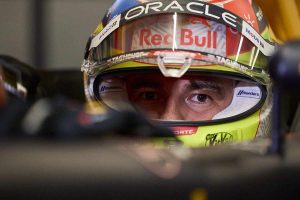 セルジオ・ペレスが今季のF1ドライバーズタイトル獲得は無理だと認める「目標は選手権2位」