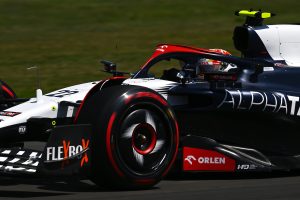 【FP2：F1イギリスGP】フェルスタッペン連続トップ！ウィリアムズ2台がトップ5！角田裕毅18番手、デ・フリースは最後にタイヤバースト！