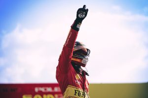 サインツ、フェラーリF1の母国GPで今季初ポールポジション！「なんて土曜日だ！Q3は限界で走り、ティフォシが叫んでいてやったんだと分かったよ！」