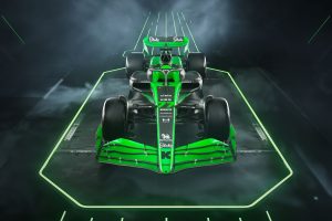 【F1新車発表動画】ステークF1、鮮やかなグリーンの『KickザウバーC44』を発表！